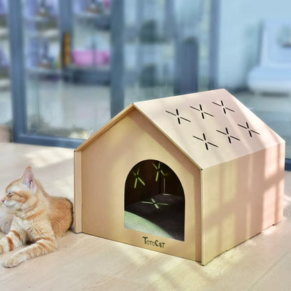 Toto Cat Scratching House